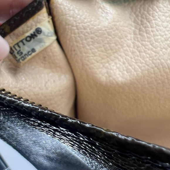 Louis Vuitton Vintage Large Zip
Top Clutch Bag Pouch 9.75” x 7.5” x 2” - Picture 11 of 15